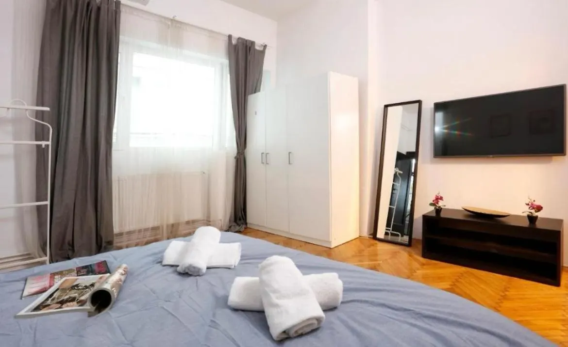 The Retro Nest Apartamento Bucareste 0*,